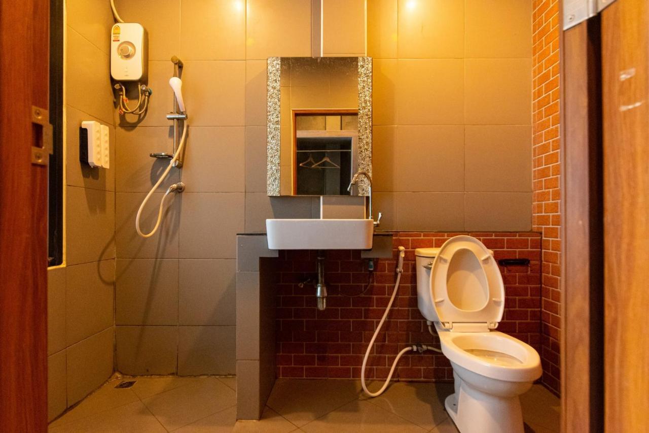 Matini Klong1 Hotel Rangsit Ngoại thất bức ảnh