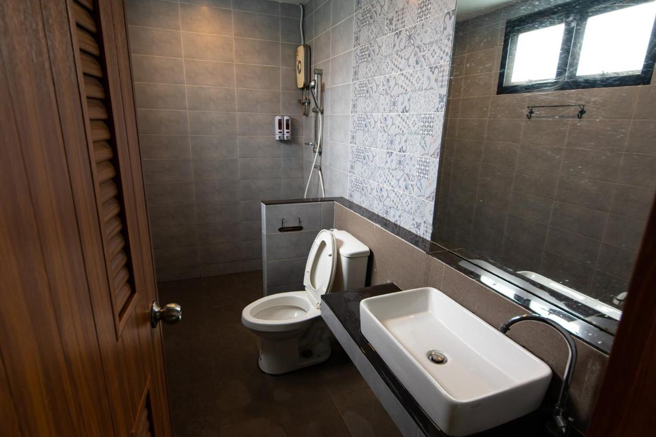 Matini Klong1 Hotel Rangsit Ngoại thất bức ảnh