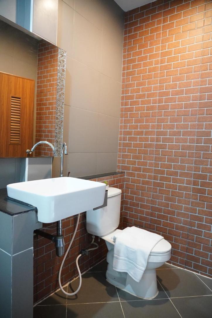 Matini Klong1 Hotel Rangsit Ngoại thất bức ảnh